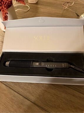 Soleil Professional Styling Comb Black Dual Voltage Heat Resistant A1600006321